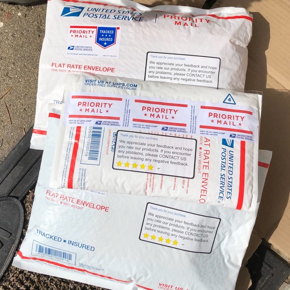 Make Me Offers! Meet your Posher, Nayeli D. - Picture 6 of 8